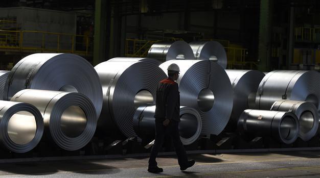 Industrial production falls 2 pct on monthly basis