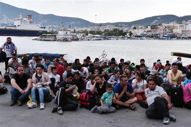 Mediterranean migrant crossings to Europe hit 150,000 in 2015: IOM