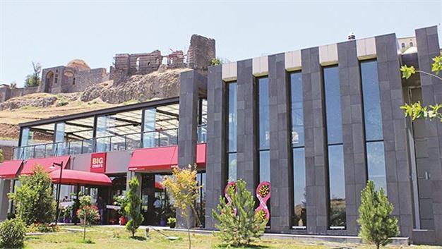 Local restaurant closed in Diyarbakır amid protests