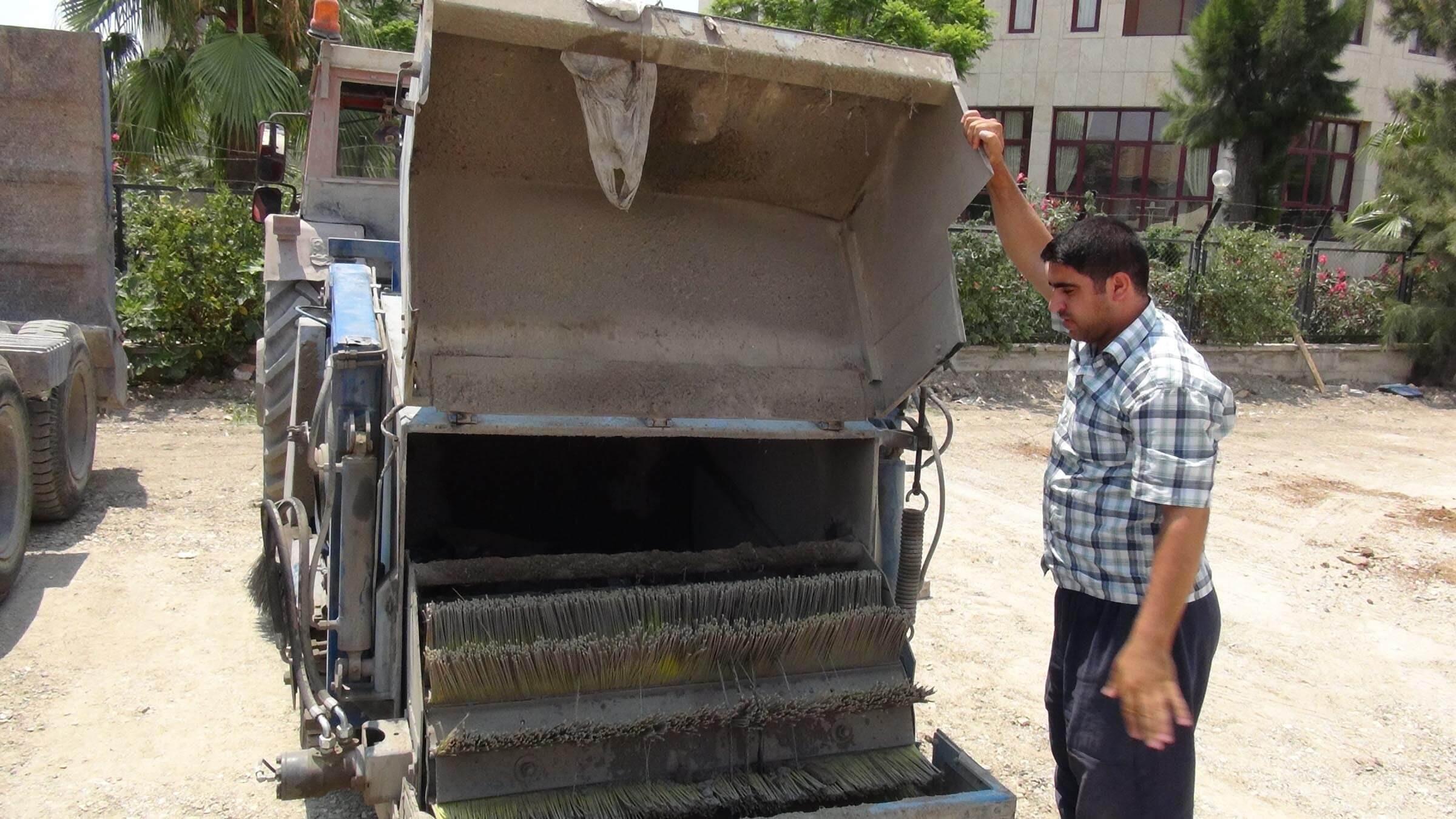Street cleaning vehicle kills boy in southern Turkey