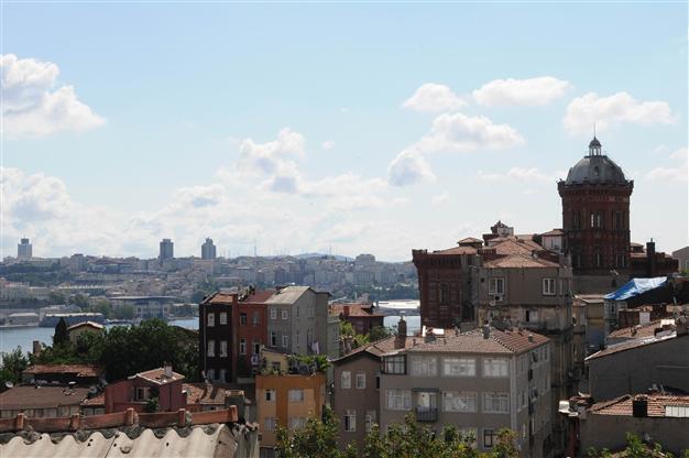 Colleague in row with Erdoğan to cover reconstruction expenses of high school