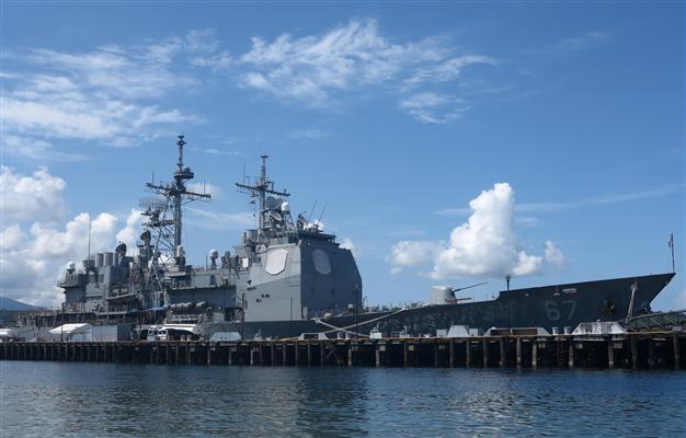 Philippines to re-open former US base amid China sea row