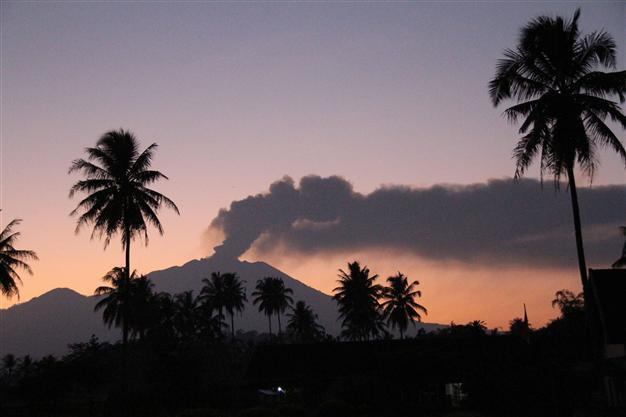 Bali airport reopens after new volcano ash shutdown