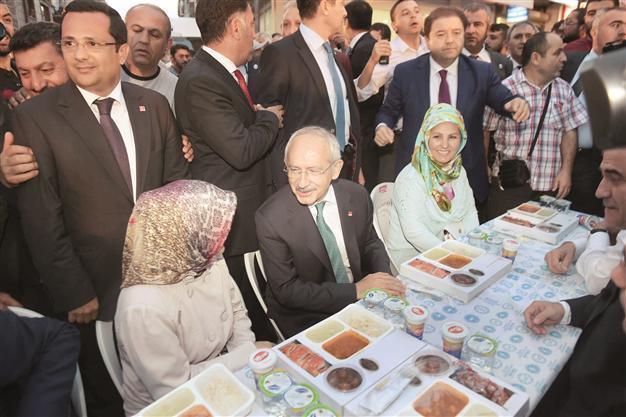Government talks to begin with diminishing hopes for grand coalition