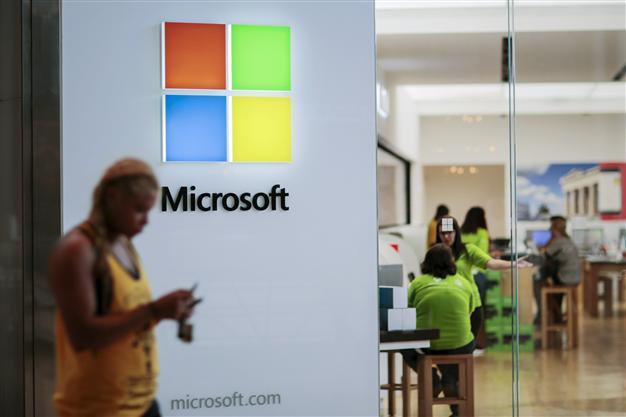 Microsoft plans celebratory debut of Windows 10