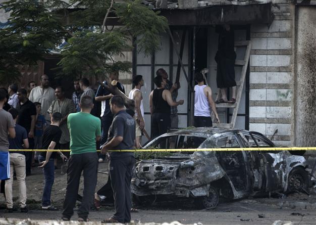 Blasts hit cars for Hamas, Islamic Jihad members in Gaza