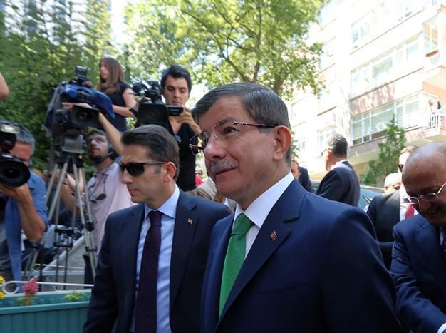 Turkish PM orders local party HQs to be ready for possible snap election