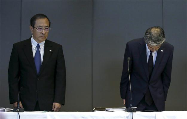 Toshiba president, top executives quit over $1.2 bln scandal
