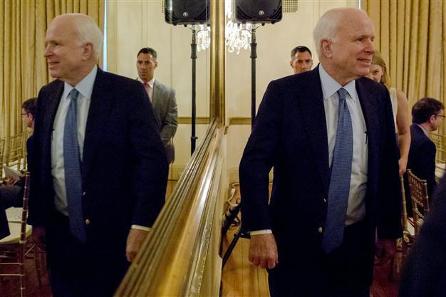 McCain urges Trump to apologize to U.S. military families