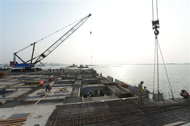 Indonesia floats port expansion to boost faltering economy