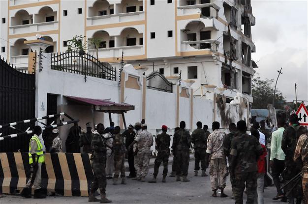 Shebab kill at least six in Mogadishu hotel car bombing