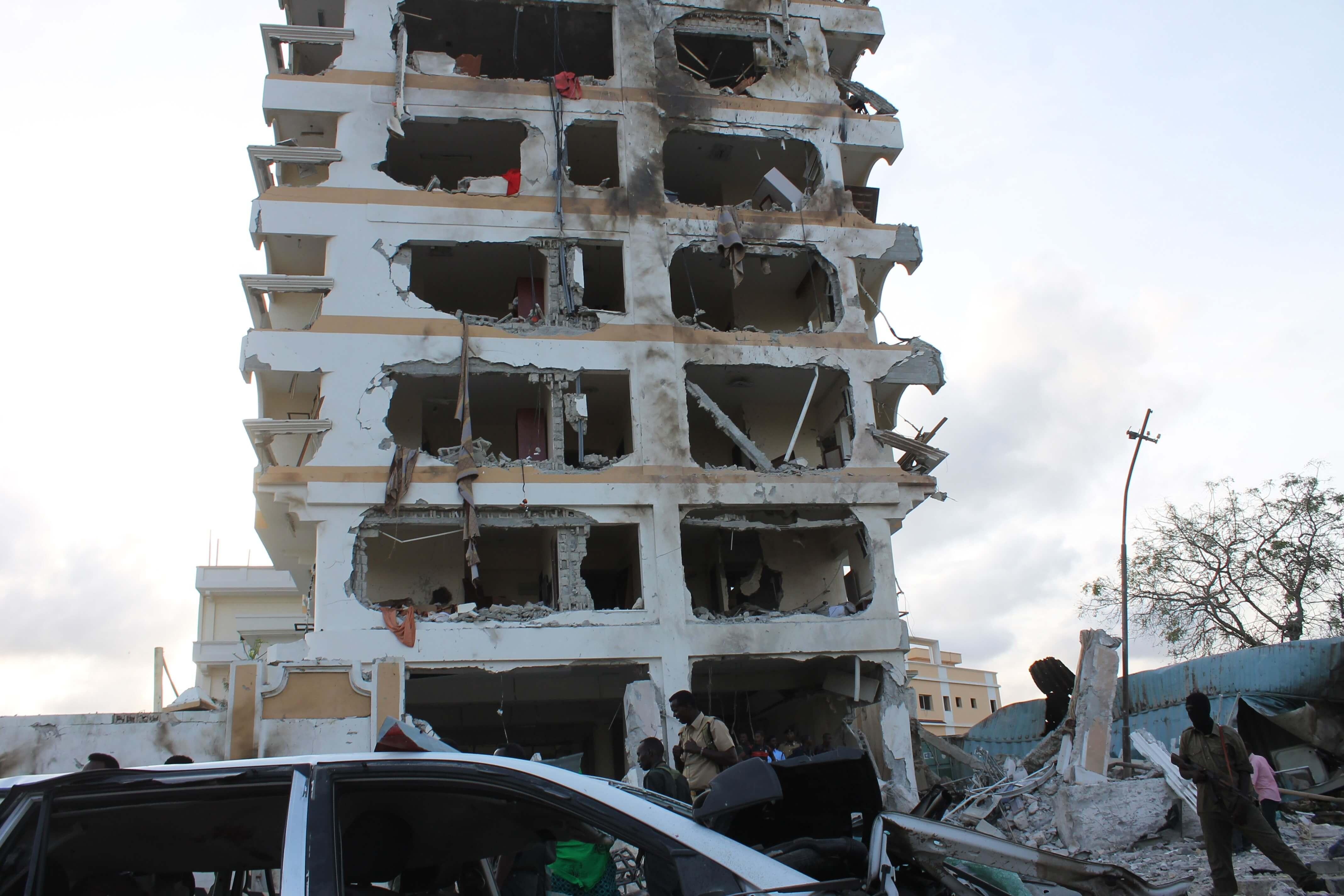 Shebab kill at least six in Mogadishu hotel car bombing