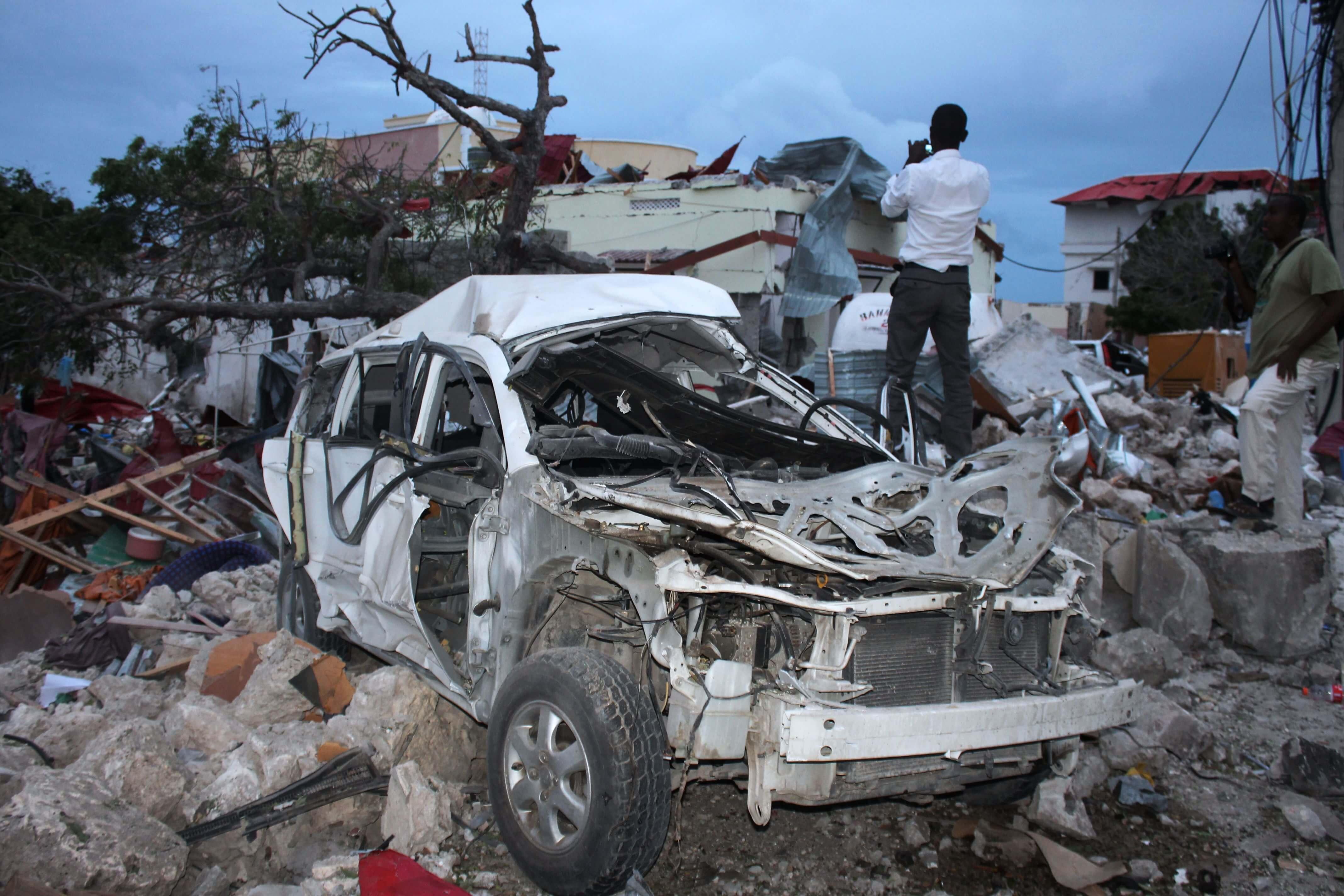 Shebab kill at least six in Mogadishu hotel car bombing