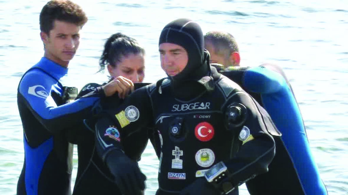 Turkish daredevil diver’s 3 days underwater