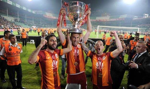 Galatasaray beats Bursaspor to seal Turkish double