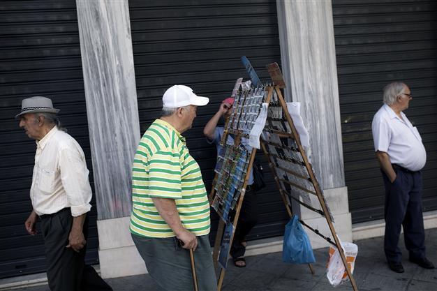 IMF paints dim picture for Europe, suggests more money printing may be needed