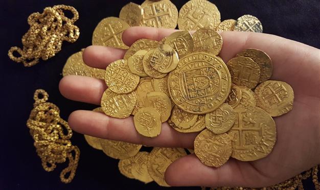 Florida family finds $1 mln in treasure from sunken Spanish armada