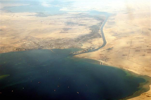 Egypt seeks cash, prestige boost with new Suez Canal