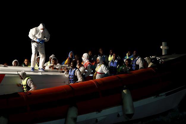 Hundreds of migrants feared drowned off Libya: Italy coastguard