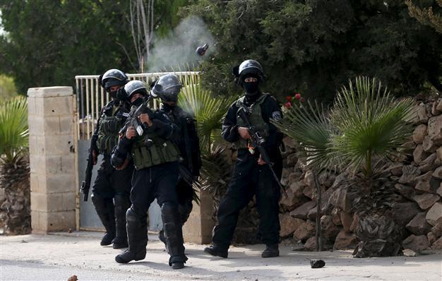 Israeli troops on West Bank raid kill Hamas man, say he had bomb