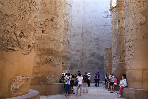 Suicide bomber attacks tourist site in Luxor, four Egyptians wounded