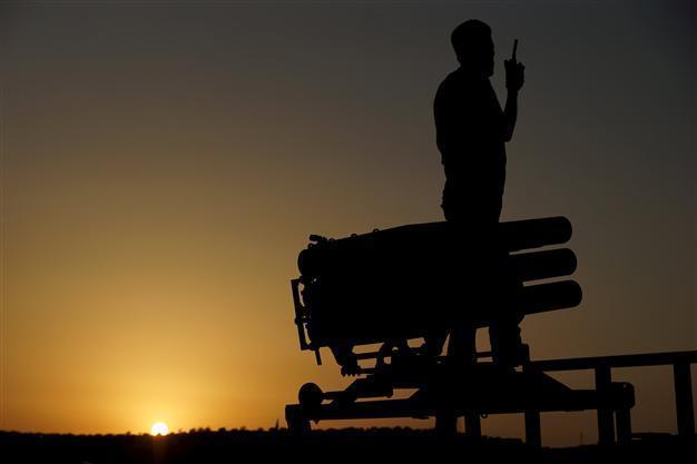 Syrian rebel group leaves their HQ after clash with al-Qaida