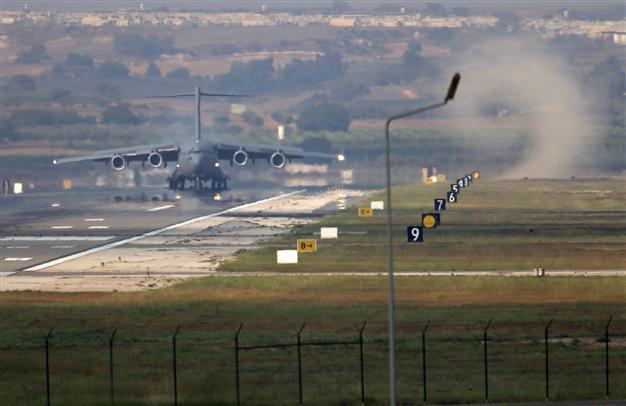US to defend Syrian rebels with airpower, including from Assad