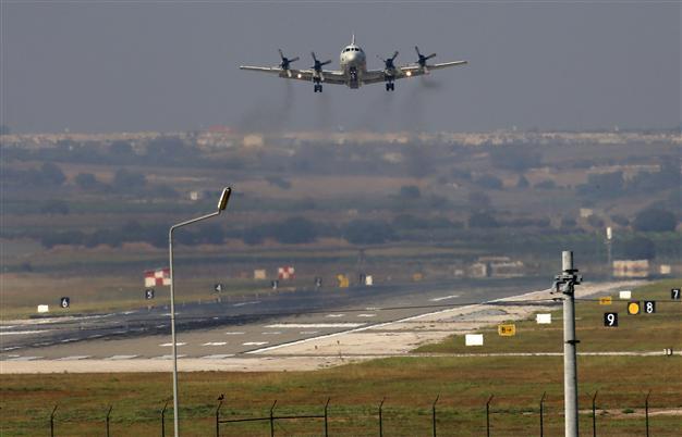US launches first air strikes against ISIL from Turkeys İncirlik air base