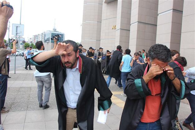 Police tear gas lawyers at Istanbul’s Çağlayan Courthouse