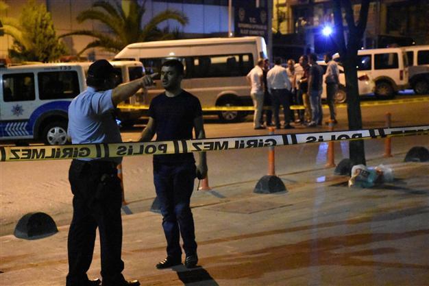 Stun-grenade blasts target Istanbul police, injure Syrian child