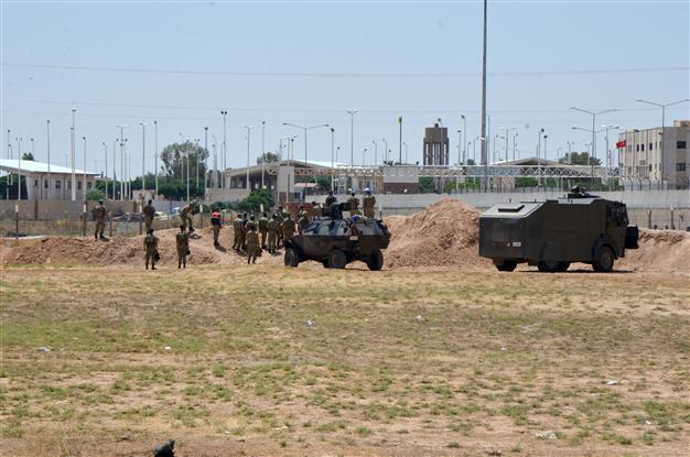 Turkey, US agree PYD cannot cross west of Euphrates: Turkish official