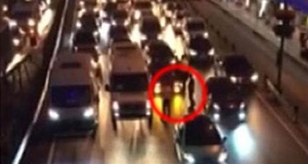 Turkish man blocks highway for marriage proposal, gets arrested