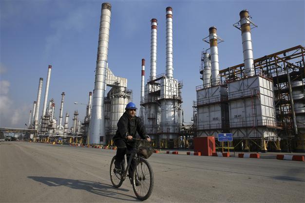 India ‘prepares to pay $1.4 bln Iran oil dues’