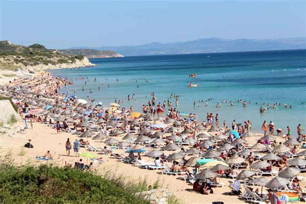 Opposition deputy questions sharp drop in tourist numbers visiting Turkey