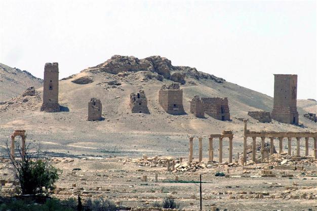 ISIL militants behead archaeologist in Palmyra: Syrian official