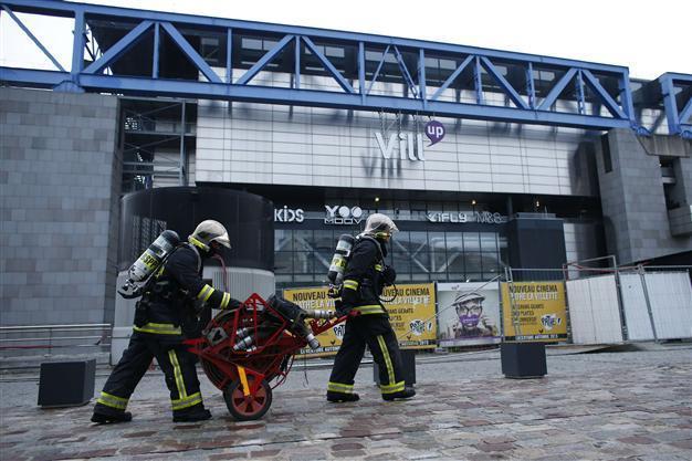 Fire in Paris at one of Europes biggest science museums