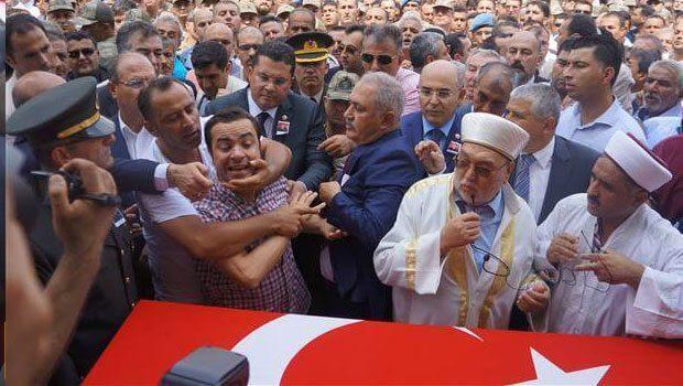 Mourners slam Erdoğan, Turkish gov’t at funeral ceremonies for slain soldiers