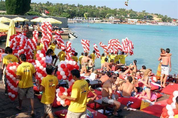 Rich Beach: How Turks worry and party simultaneously