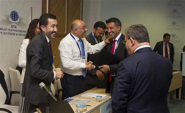 Three mobile operators win rights to ‘advanced’ 4G network
