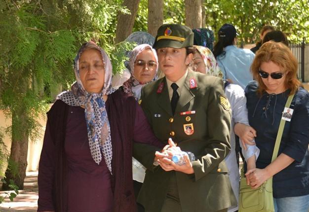 Female soldier tells mourning mother ‘rich people don’t become soldiers, don’t die’