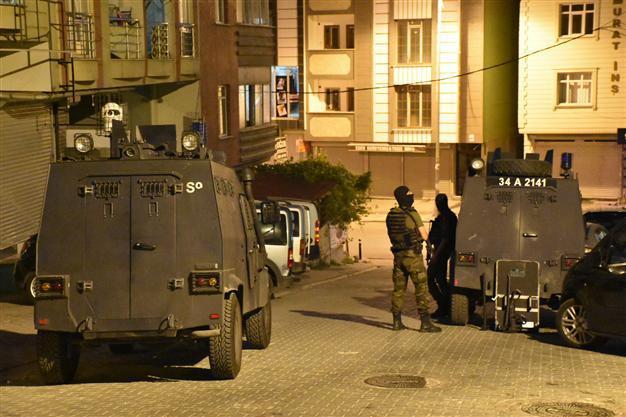 Three suspects detained in anti-terror operations in Istanbul