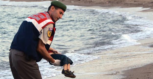 Drowned Syrian Kurdish toddler sparks fresh horror over Europe migrant crisis