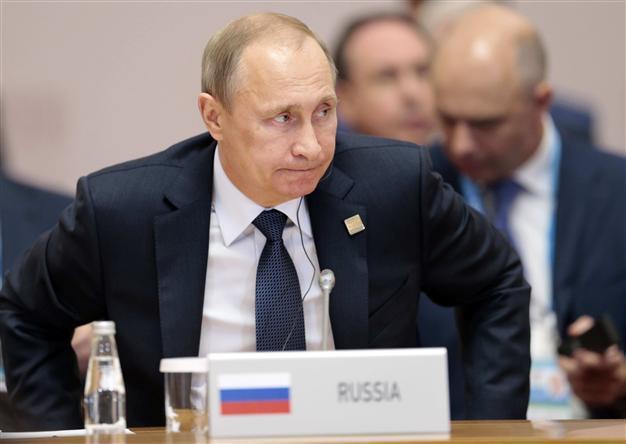 Premature to talk about Russian military action against ISIL: Putin
