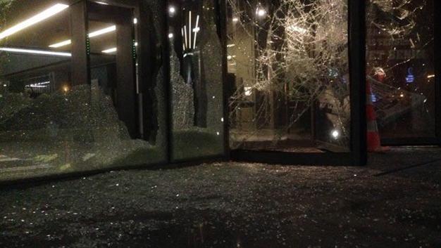 VIDEO: Daily Hürriyet assaulted by protesters for second time in two days