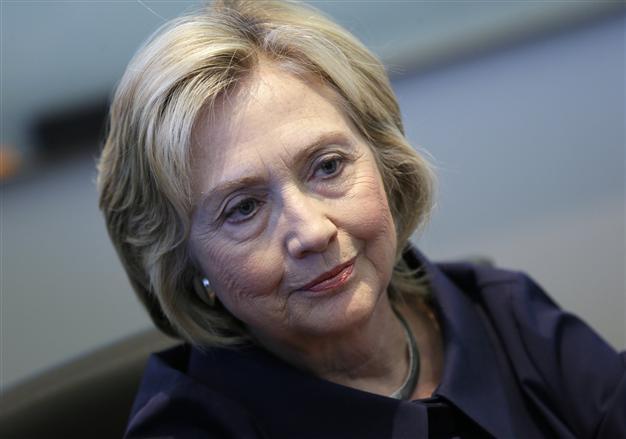 Clinton apologizes for use of private email account