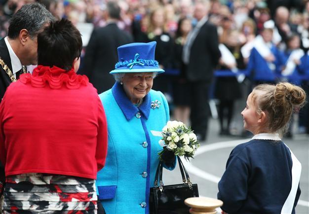 Elizabeth II to become Britains longest-reigning monarch