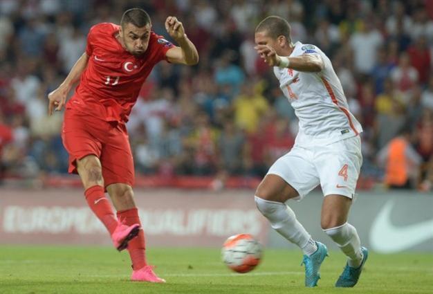 Turkey defeats Netherlands in Euro 2016 qualification game