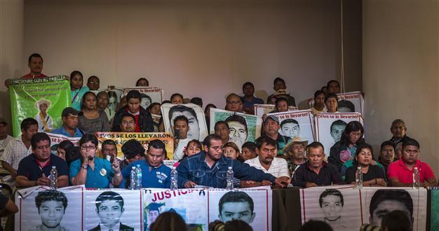 Experts dismiss Mexicos account of apparent student massacre