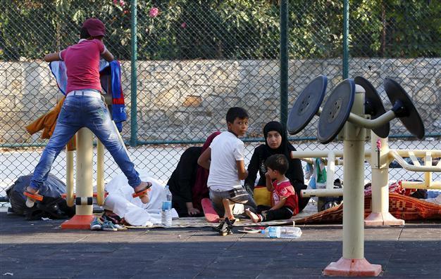 Migrants denied access to cities not listed on identity cards