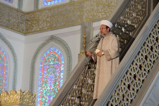Turkey’s top cleric delivers Friday sermon, calls for unity